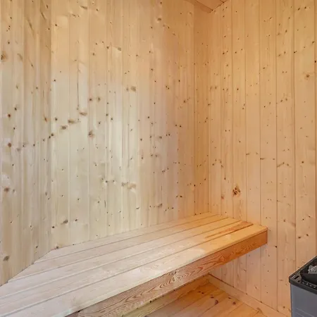 Hellena - 90m From The Sea By Interhome